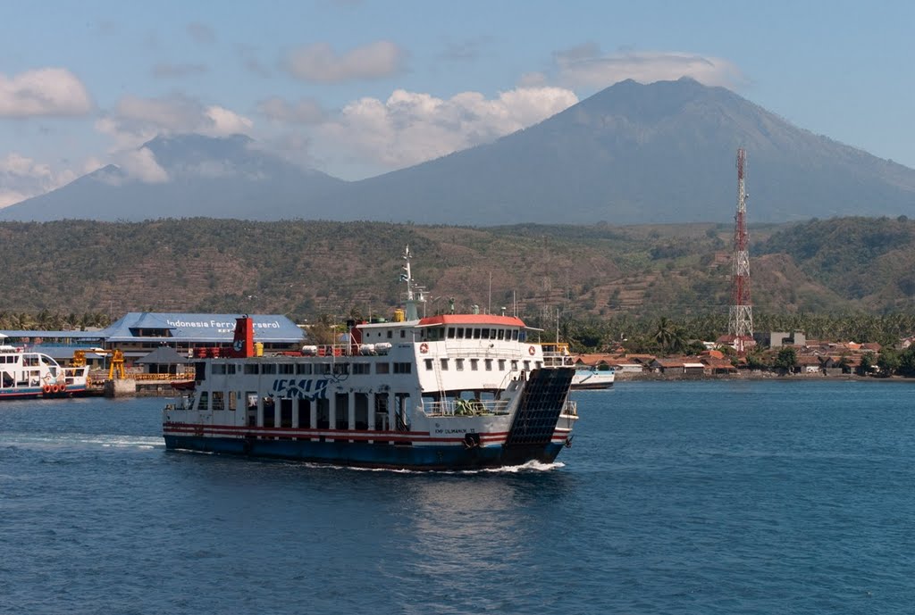 merapi-as-seen-from-bali-java-ferry