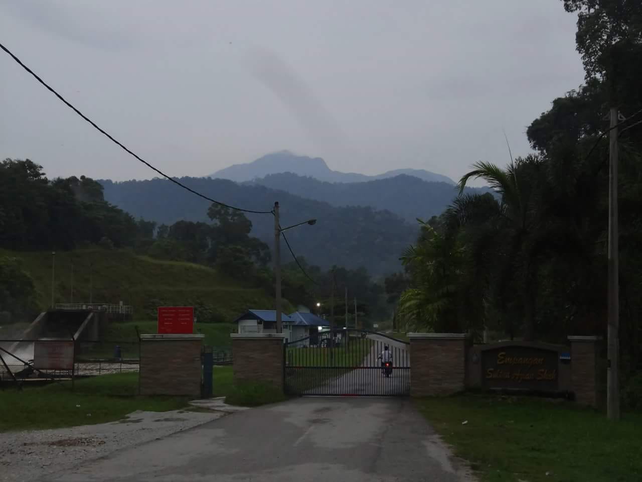 18 Gunung Korbu seens from entrance to Ulu Kinta dam
